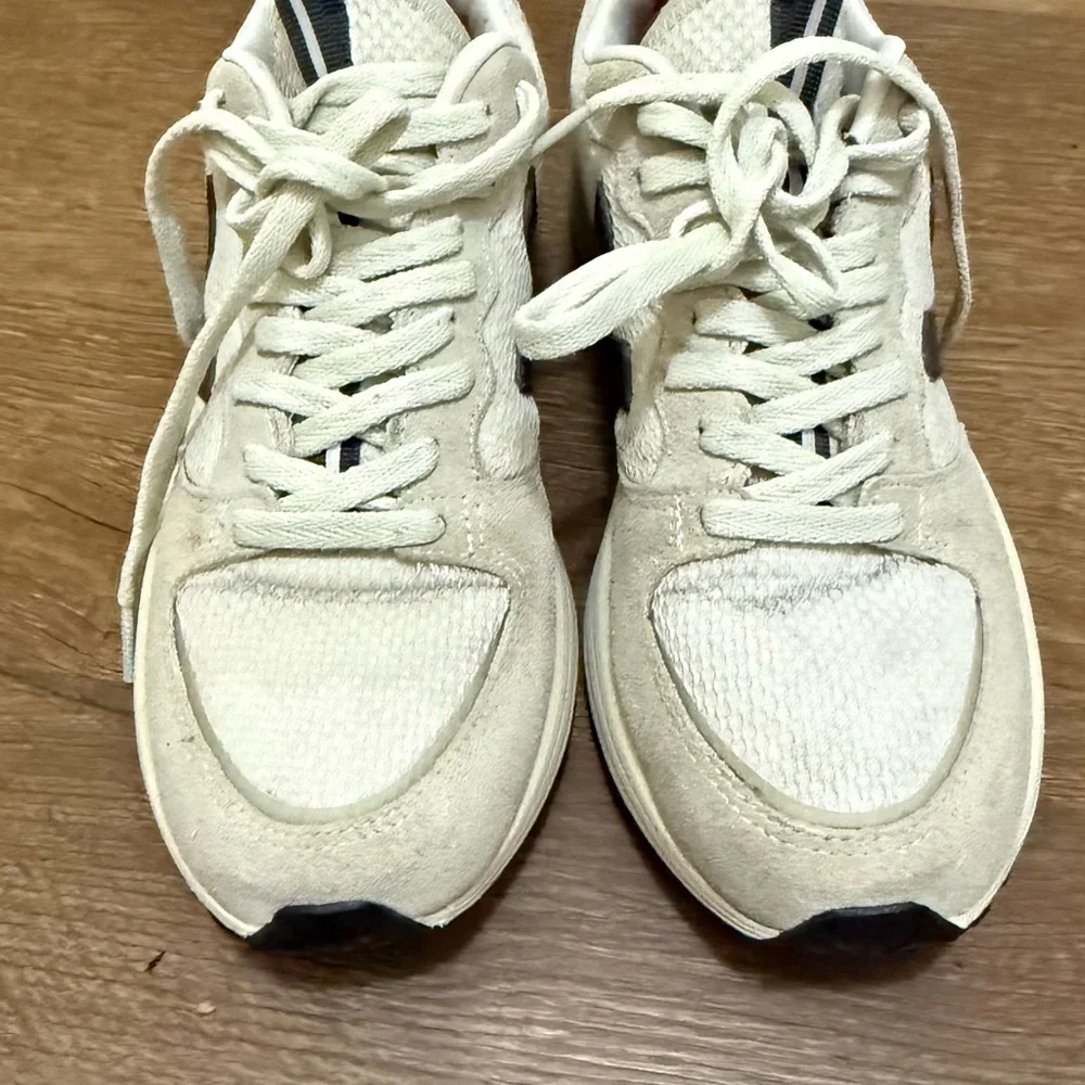 Veja Venturi II Hexamesh Women's Cream Suede Sneaker Size 9Lace-Up